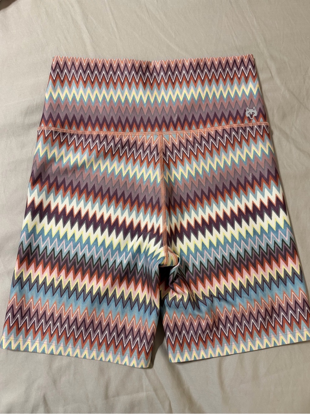 Greyson Chevron Print High Rise Biker Shorts Multicolor